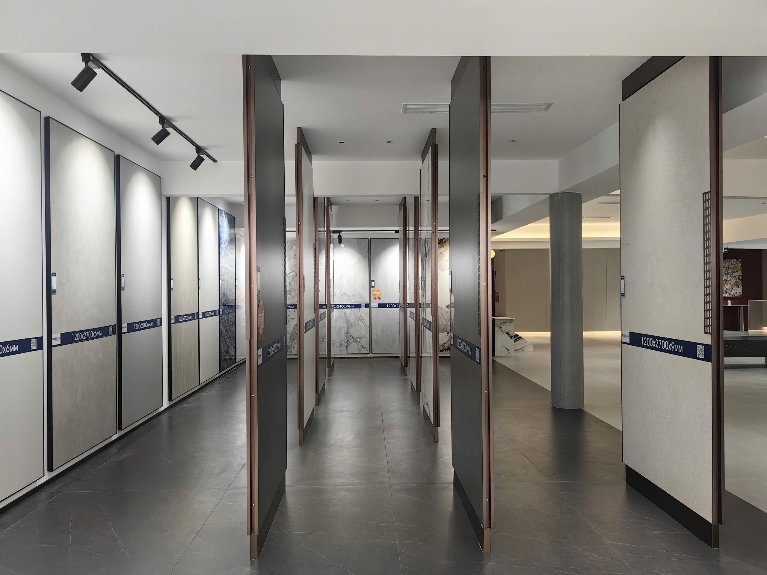 showoorm gạch thạch bàn